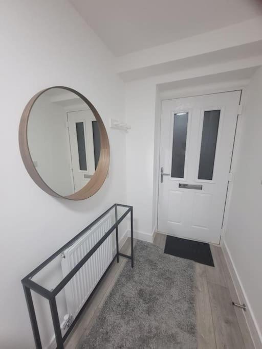 New 4 Bedrm House! Parking. 10Min To City / Etihad Manchester Exterior foto