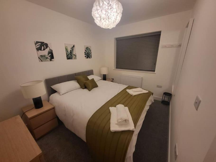 New 4 Bedrm House! Parking. 10Min To City / Etihad Manchester Exterior foto