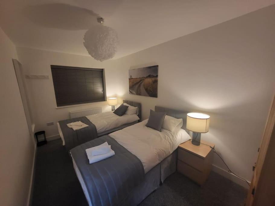 New 4 Bedrm House! Parking. 10Min To City / Etihad Manchester Exterior foto